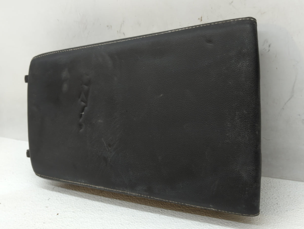 2007 Chevrolet Tahoe Center Console Armrest Cover Lid Black - Oemusedautoparts1.com
