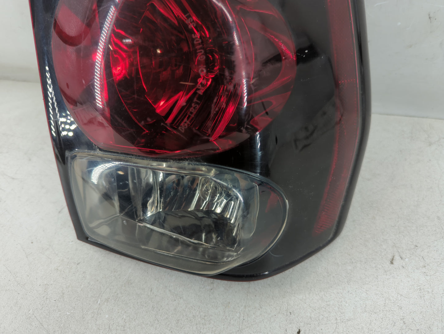 2002-2009 Chevrolet Trailblazer Tail Light Assembly Passenger Right OEM P/N:15131579 Fits OEM Used Auto Parts - Oemusedautop