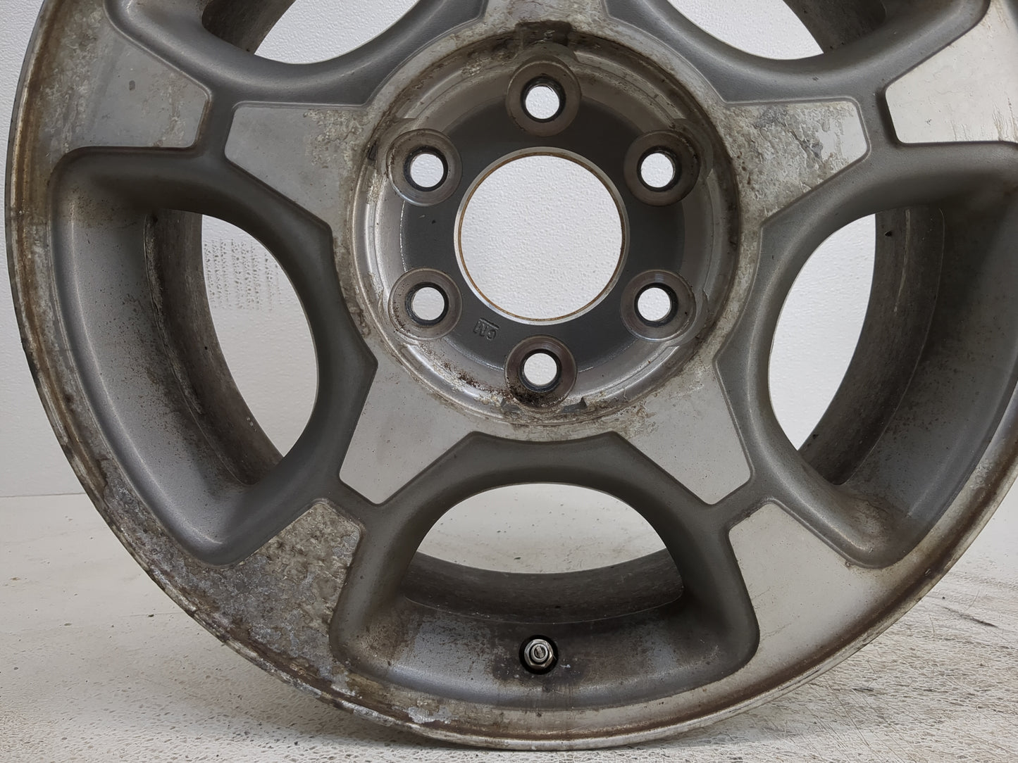 2004-2009 Chevrolet Trailblazer Oem Wheel Rim 1145786 - Oemusedautoparts1.com