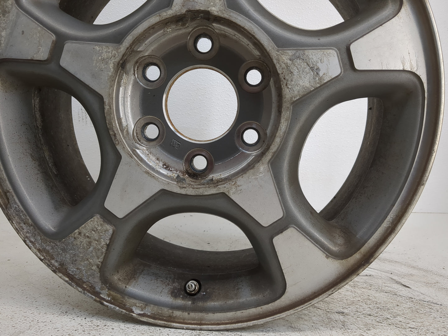 2004-2009 Chevrolet Trailblazer Oem Wheel Rim 1145786 - Oemusedautoparts1.com