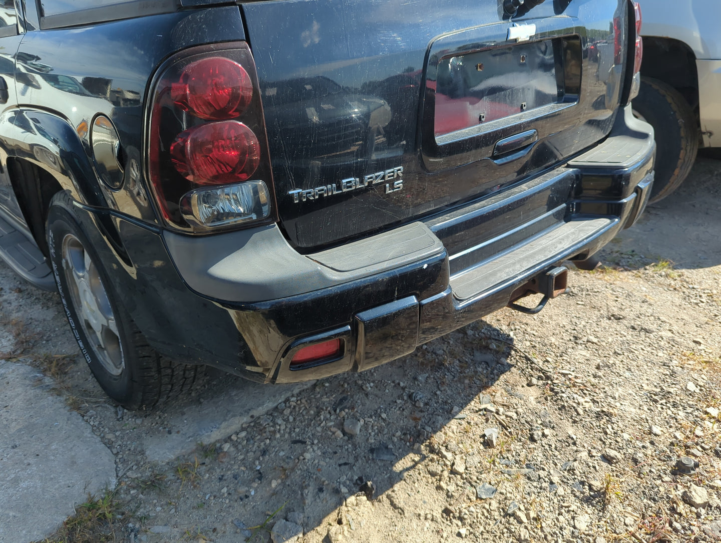 2002-2009 Chevrolet Trailblazer Rear Bumper Assembly Oem - Oemusedautoparts1.com