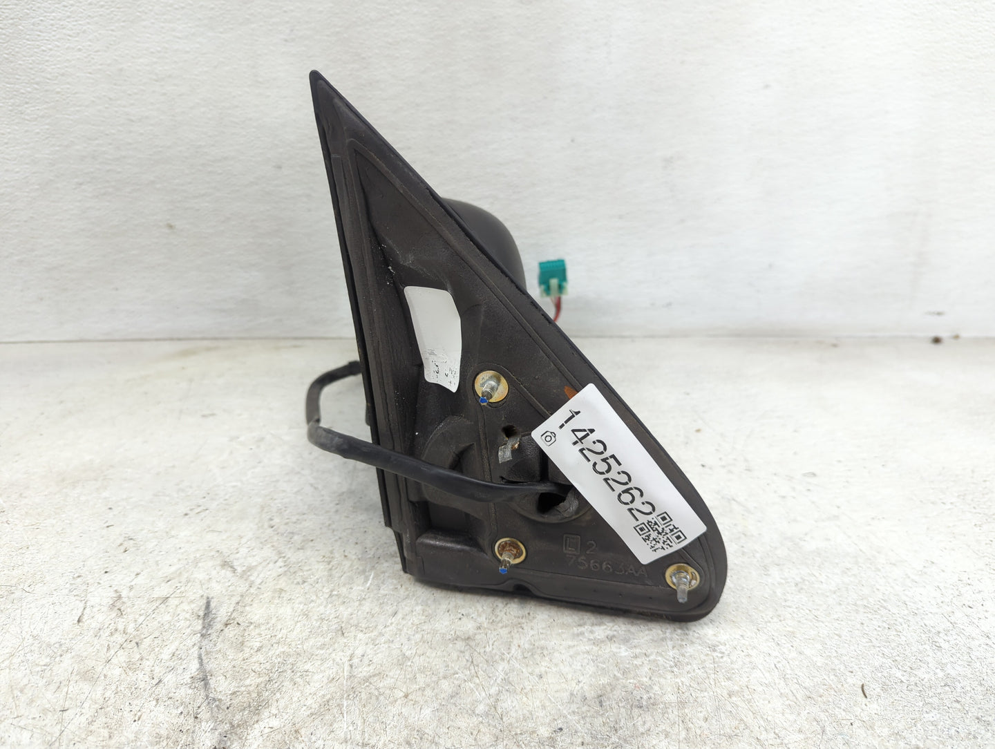 2002-2009 Chevrolet Trailblazer Driver Side View Mirror - Left Door Mirror OEM Used - Oemusedautoparts1.com