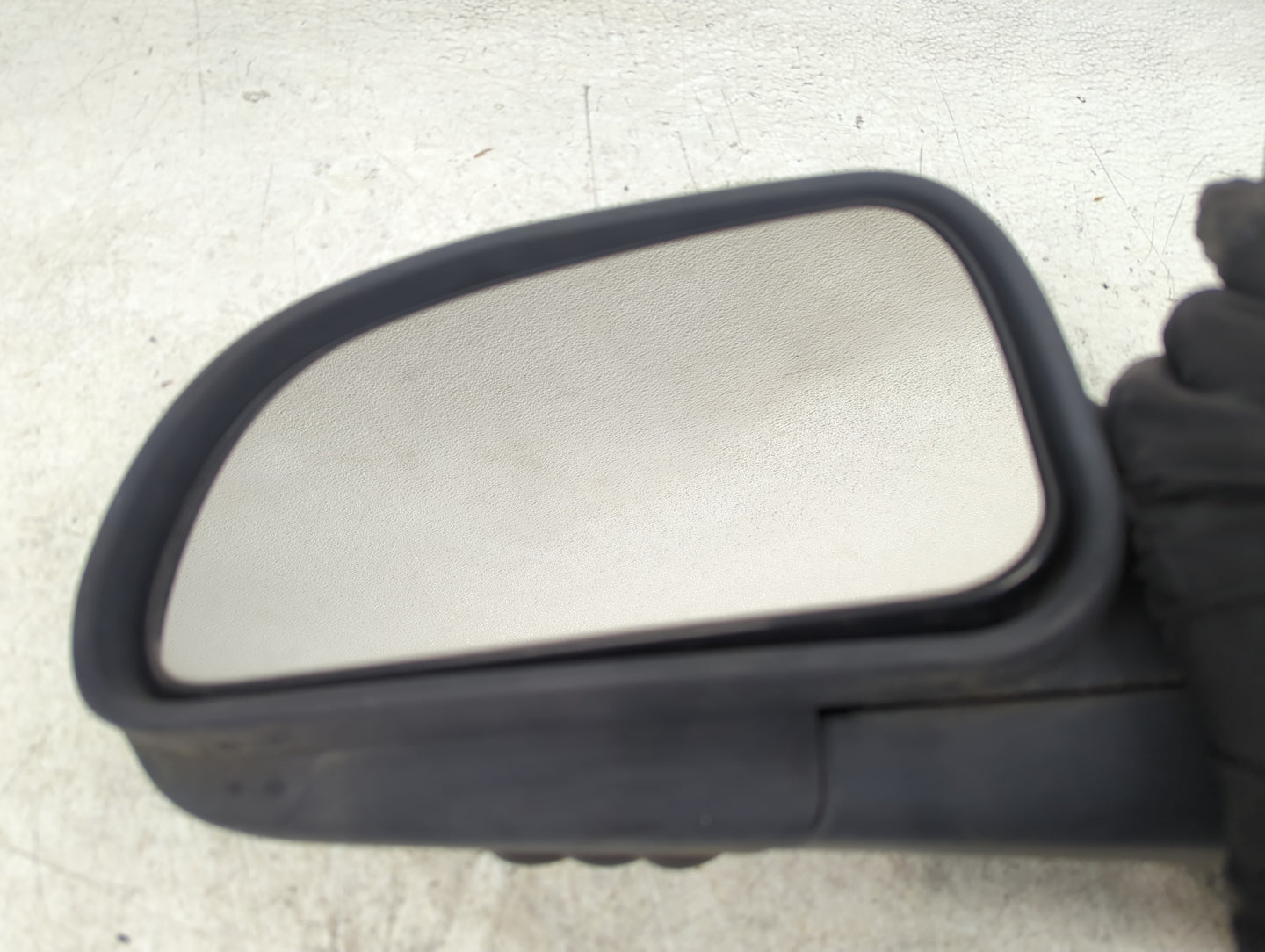 2002-2009 Chevrolet Trailblazer Driver Side View Mirror - Left Door Mirror OEM Used - Oemusedautoparts1.com