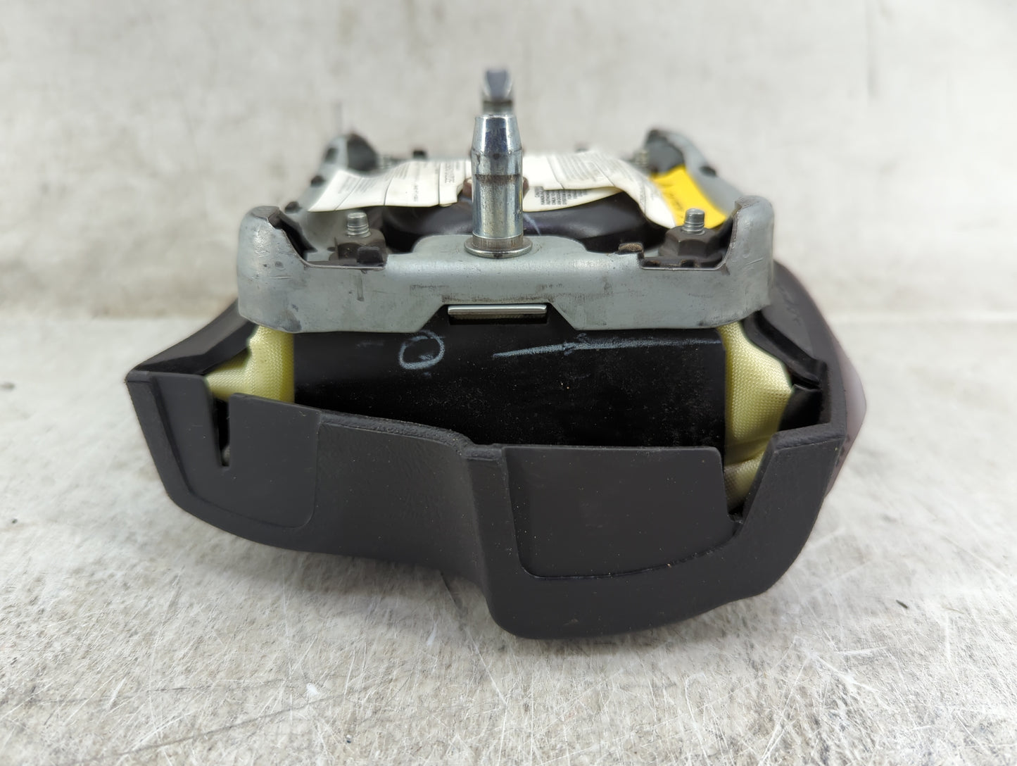 2006 Chevrolet Trailblazer Air Bag Driver Left Steering Wheel Mounted - Oemusedautoparts1.com
