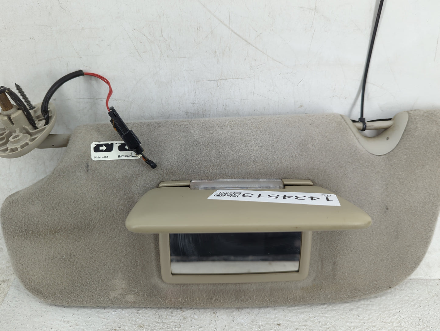 2007 Chevrolet Trailblazer Sun Visor Shade Replacement Driver Left Mirror Fits OEM Used Auto Parts - Oemusedautoparts1.com
