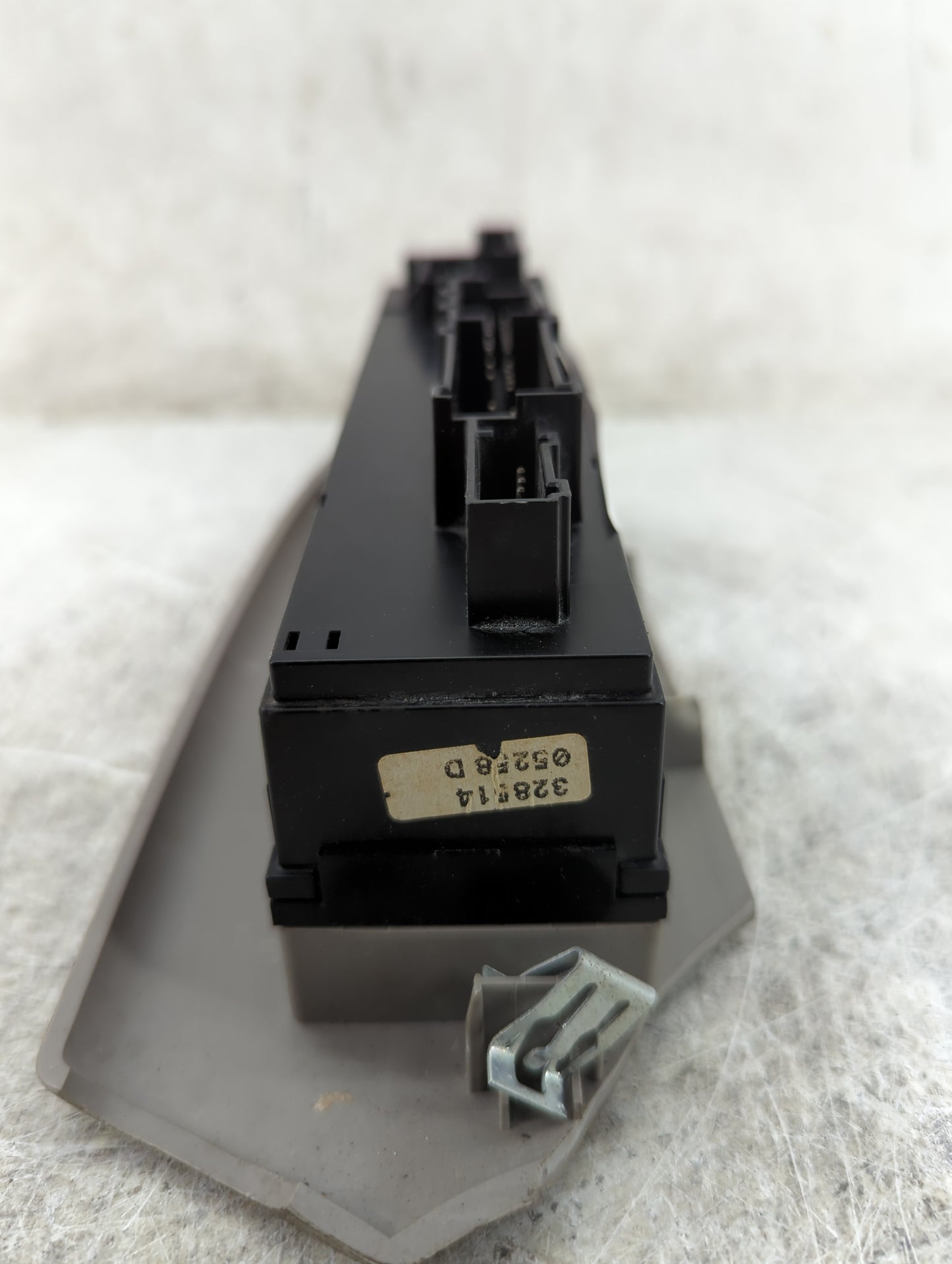 2005-2009 Chevrolet Trailblazer Master Power Window Switch Replacement Driver Side Left P/N:15829905 Fits OEM Used Auto Part