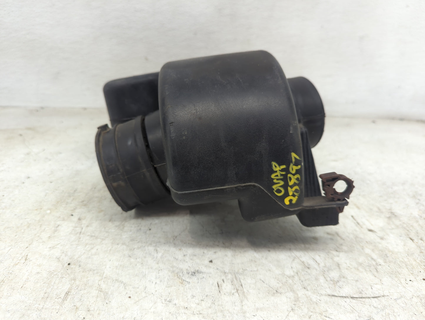 2007 Chevrolet Trailblazer Air Cleaner Intake Duct Hose Tube - Oemusedautoparts1.com