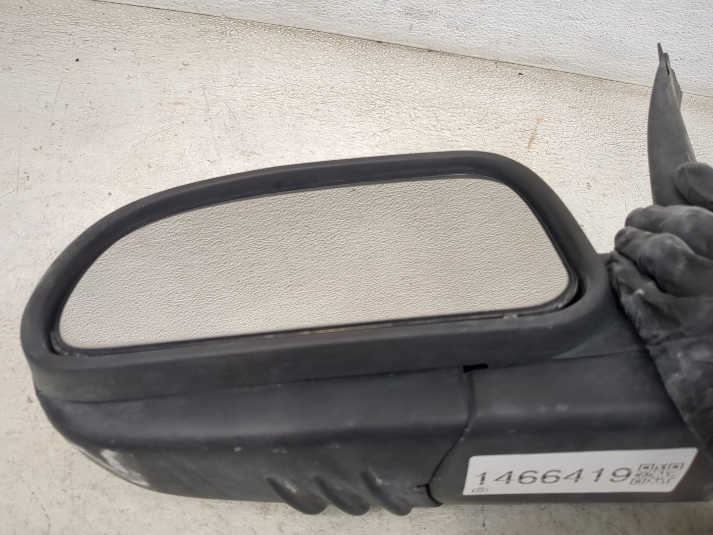 2002-2009 Chevrolet Trailblazer Driver Side View Mirror - Left Door Mirror OEM Used - Oemusedautoparts1.com
