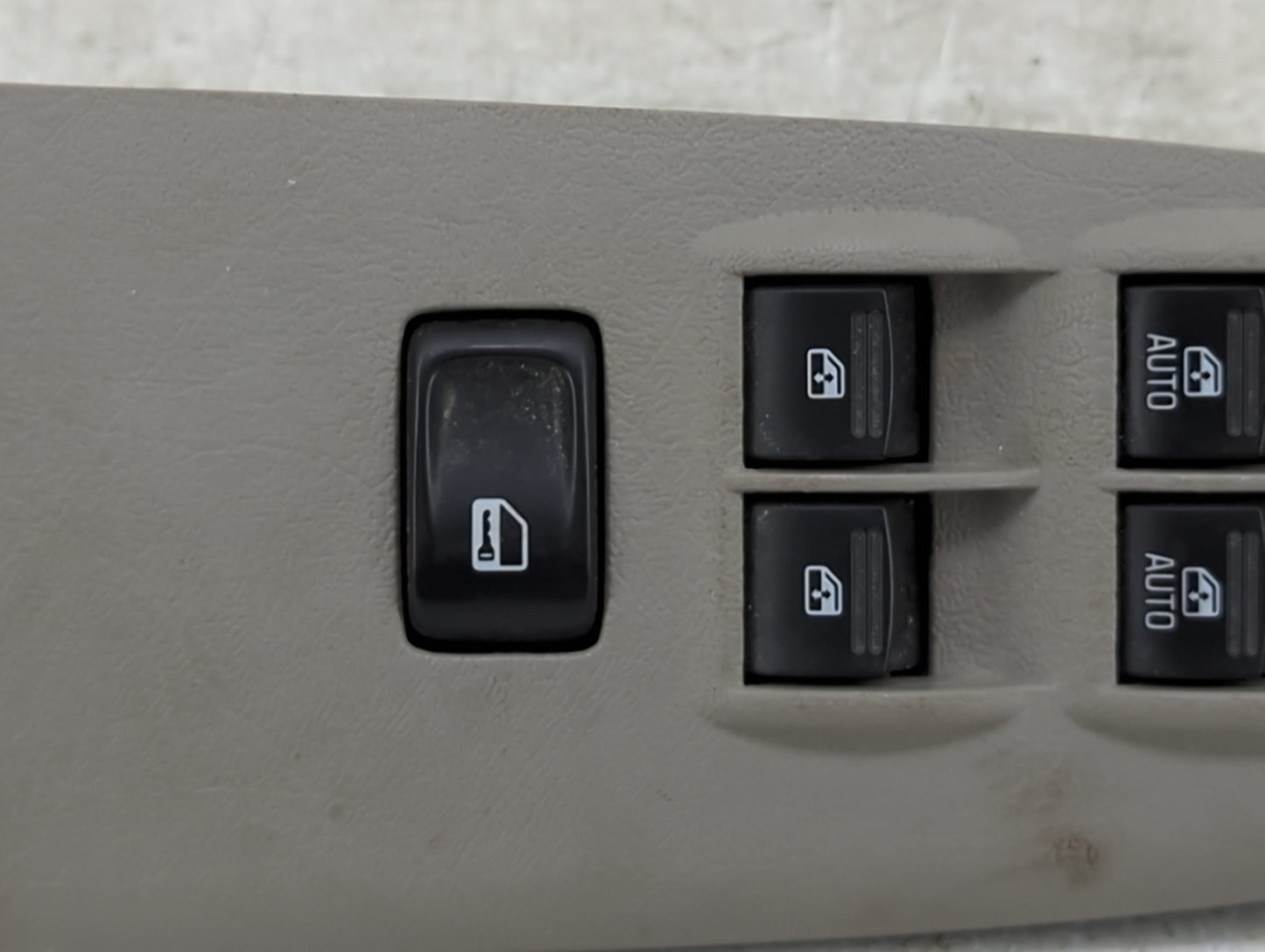 2006-2009 Chevrolet Trailblazer Master Power Window Switch Replacement Driver Side Left P/N:25867005 BP25867005Z150514895 Fi