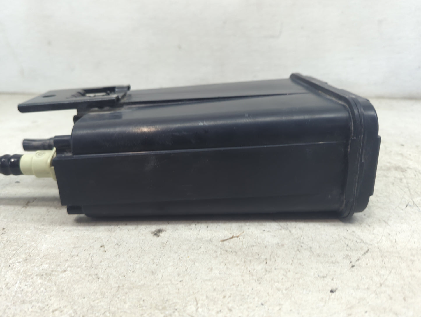 2007 Chevrolet Trailblazer Fuel Vapor Charcoal Canister - Oemusedautoparts1.com