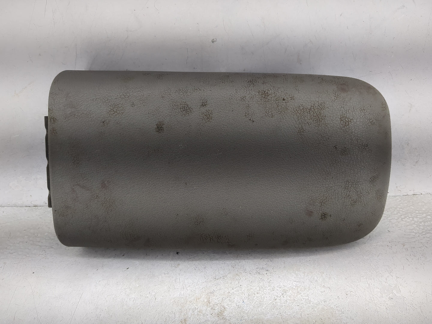 2007 Chevrolet Trailblazer Center Console Armrest Cover Lid Fits OEM Used Auto Parts - Oemusedautoparts1.com