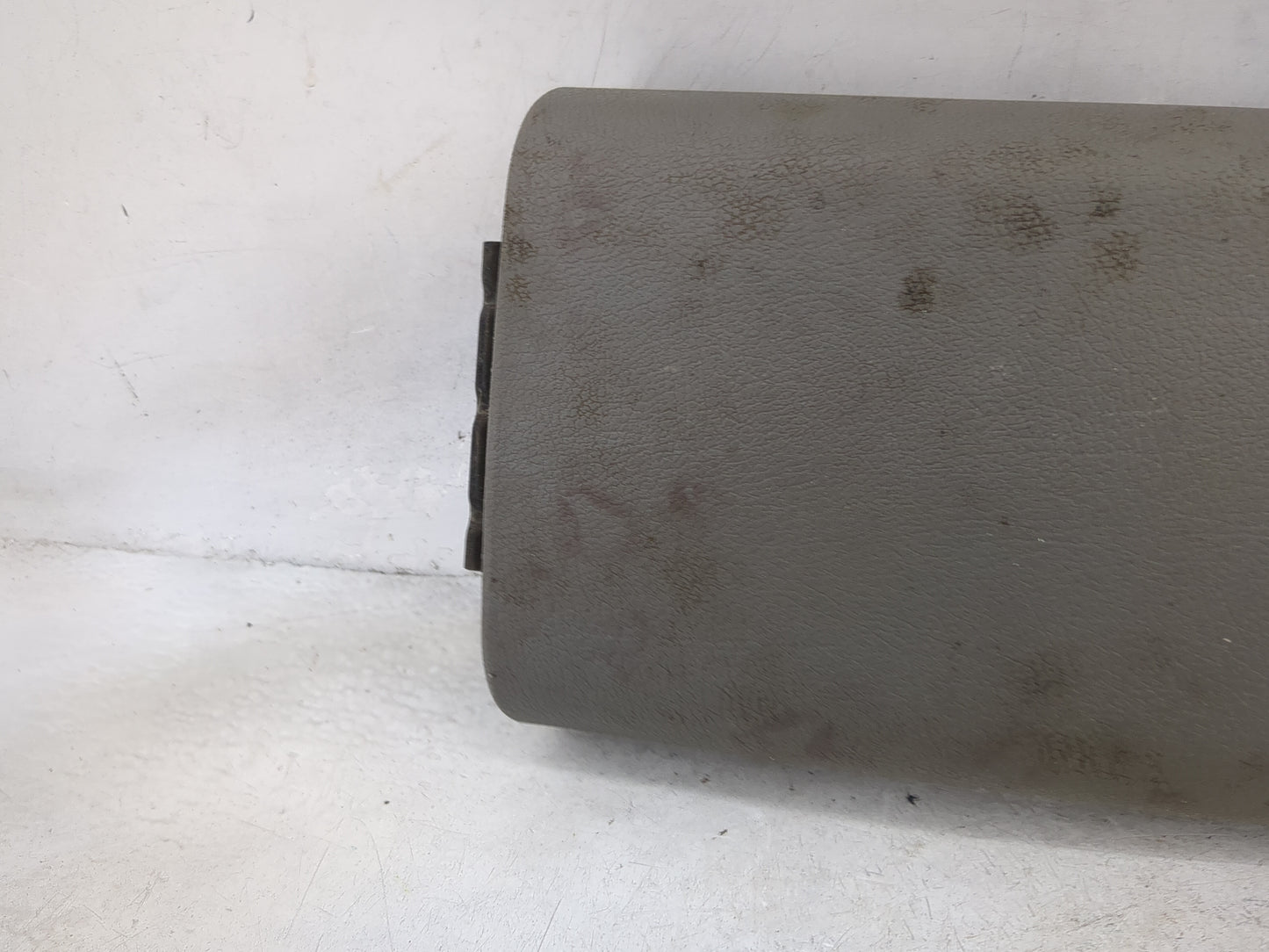 2007 Chevrolet Trailblazer Center Console Armrest Cover Lid Fits OEM Used Auto Parts - Oemusedautoparts1.com