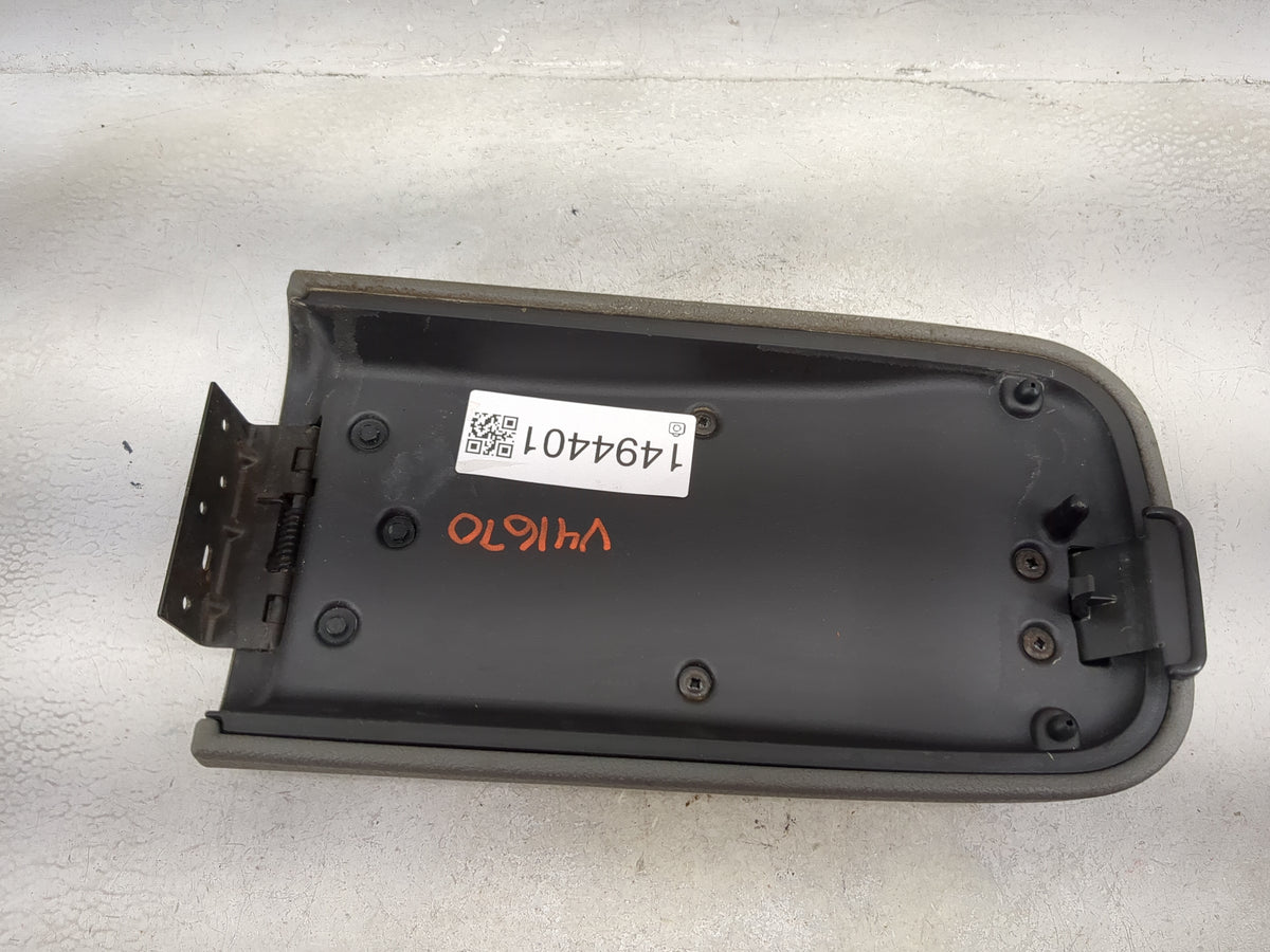 2007 Chevrolet Trailblazer Center Console Armrest Cover Lid Fits OEM Used Auto Parts - Oemusedautoparts1.com
