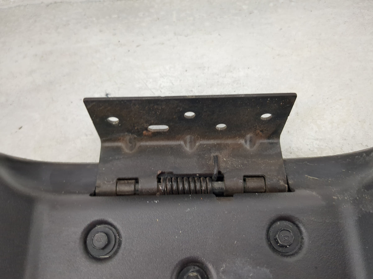 2007 Chevrolet Trailblazer Center Console Armrest Cover Lid Fits OEM Used Auto Parts - Oemusedautoparts1.com