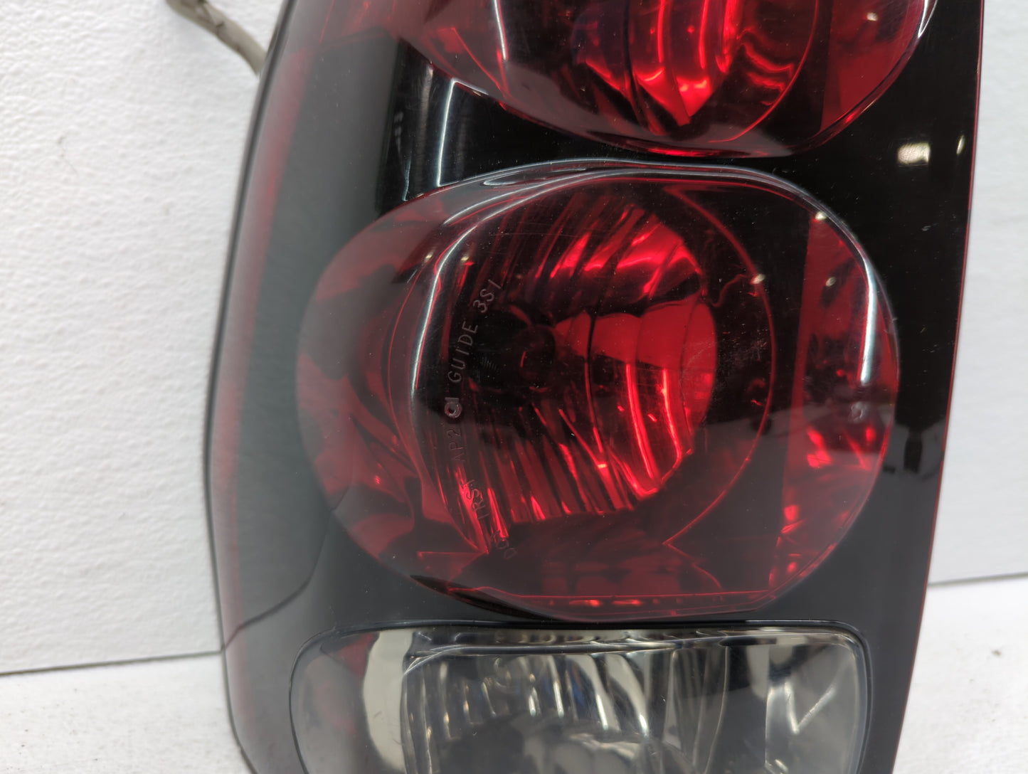 2002-2009 Chevrolet Trailblazer Tail Light Assembly Driver Left OEM P/N:15097513 16532713 Fits OEM Used Auto Parts - Oemused