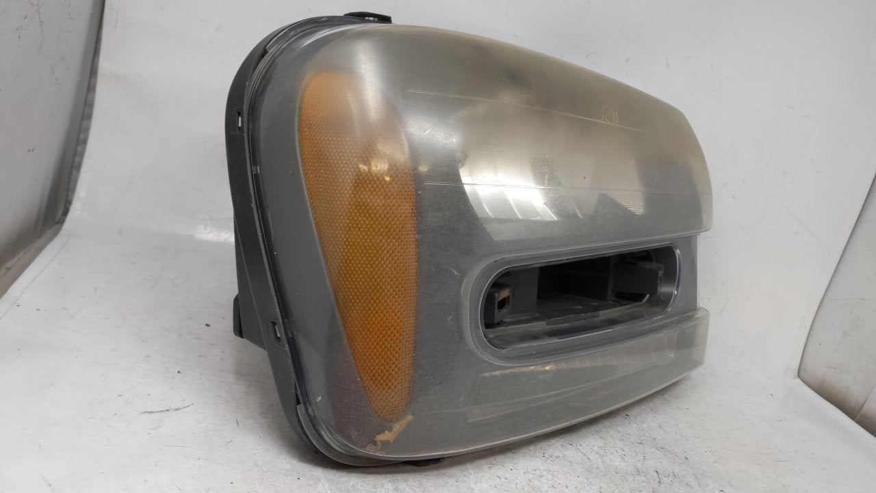2002 Chevrolet Trailblazer Passenger Right Oem Head Light Headlight Lamp - Oemusedautoparts1.com