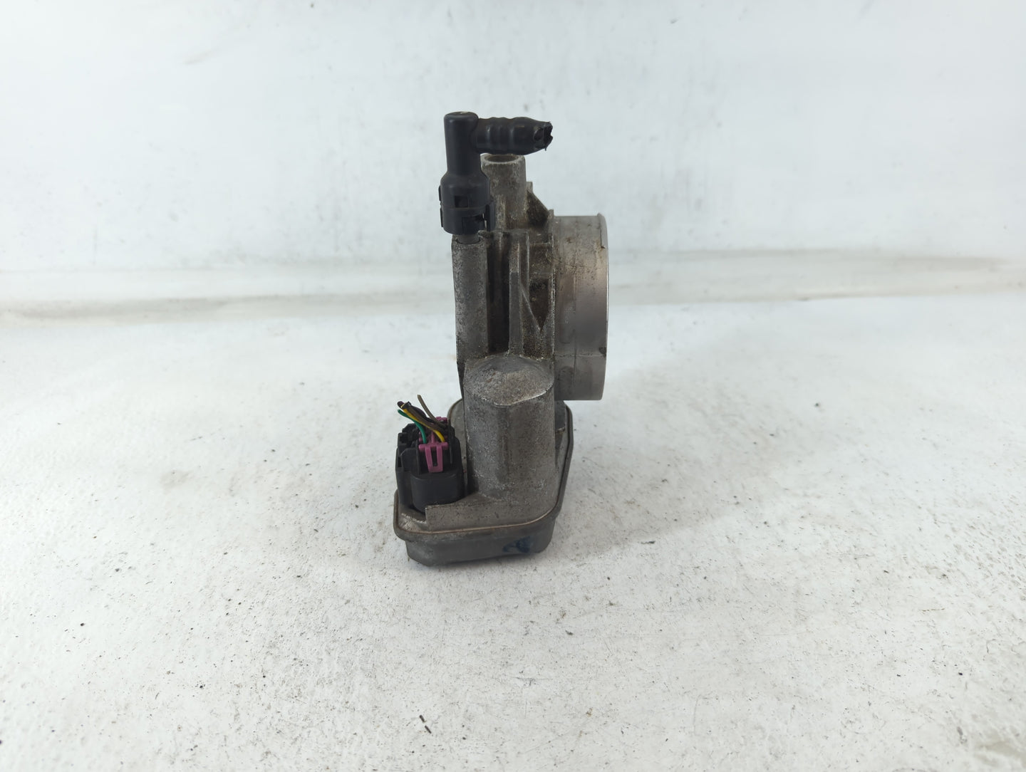 2003-2007 Chevrolet Trailblazer Throttle Body P/N:84706F 1553 Fits Fits 2003 2004 2005 2006 2007 OEM Used Auto Parts - Oemus