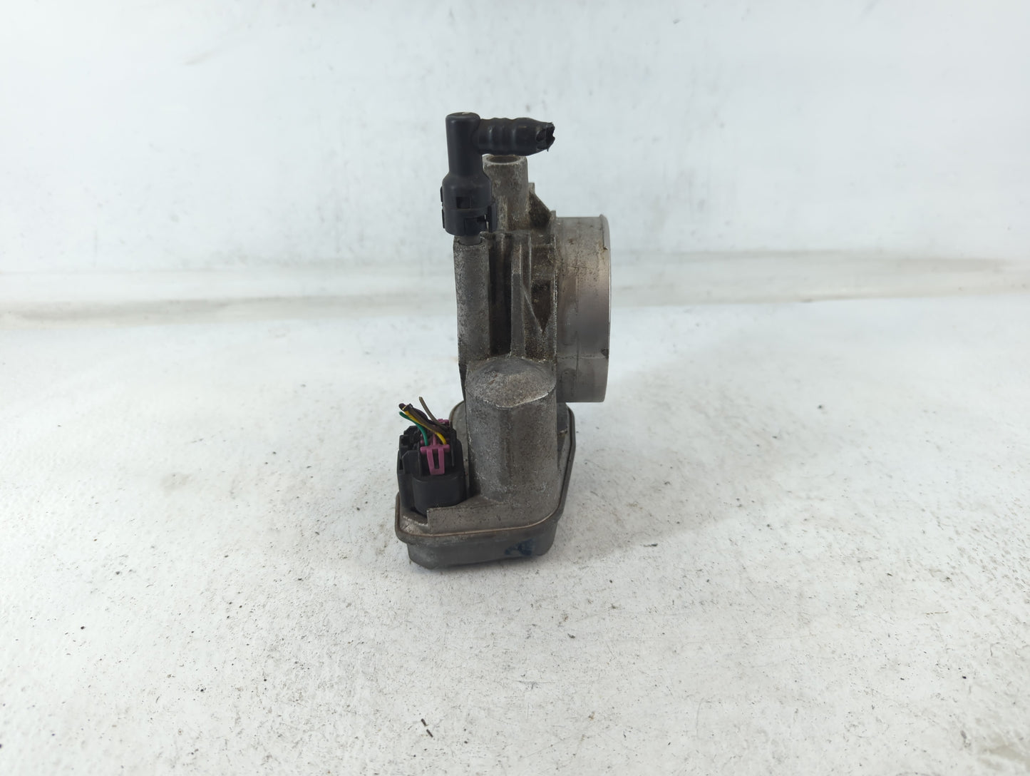 2003-2007 Chevrolet Trailblazer Throttle Body P/N:84706F 1553 Fits Fits 2003 2004 2005 2006 2007 OEM Used Auto Parts - Oemus