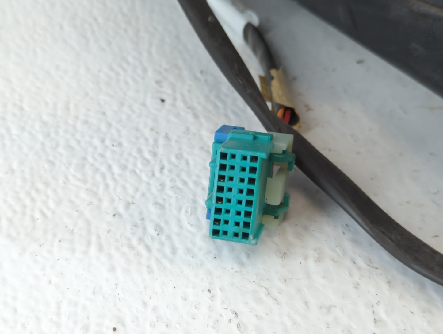 2002 Chevrolet Trailblazer Passenger Right Side View Manual Door Mirror - Oemusedautoparts1.com