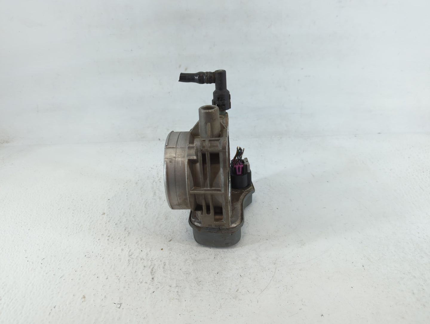 2003-2007 Chevrolet Trailblazer Throttle Body P/N:29706F 1531 Fits Fits 2003 2004 2005 2006 2007 OEM Used Auto Parts - Oemus