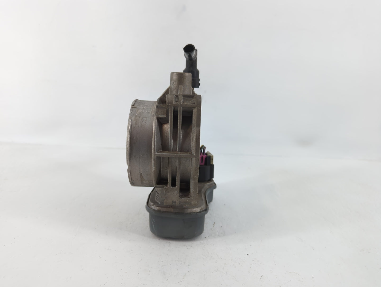 2003-2007 Chevrolet Trailblazer Throttle Body P/N:085 07F 0673 Fits Fits 2003 2004 2005 2006 2007 OEM Used Auto Parts - Oemu