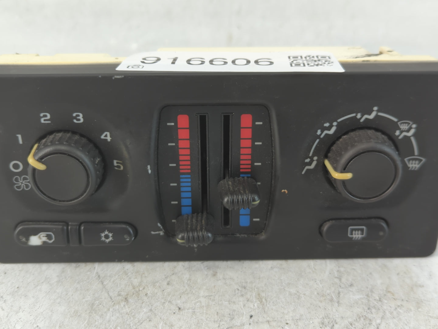 2003-2009 Chevrolet Trailblazer Climate Control Module Temperature AC/Heater Replacement P/N:10395426 Fits OEM Used Auto Par