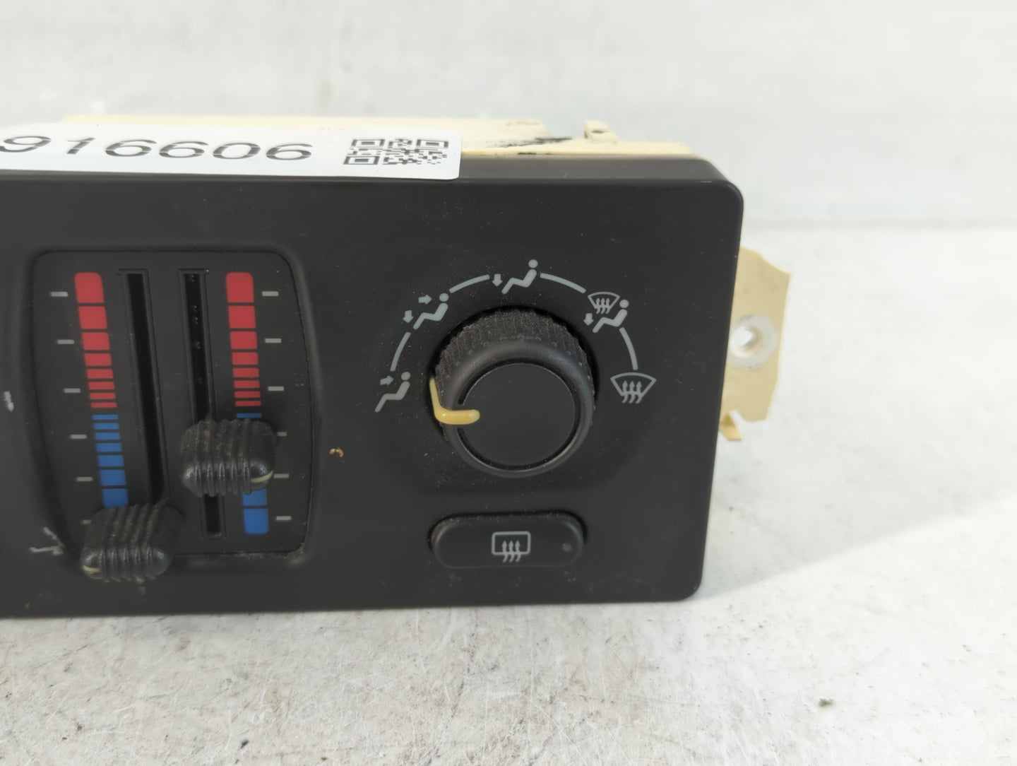 2003-2009 Chevrolet Trailblazer Climate Control Module Temperature AC/Heater Replacement P/N:10395426 Fits OEM Used Auto Par