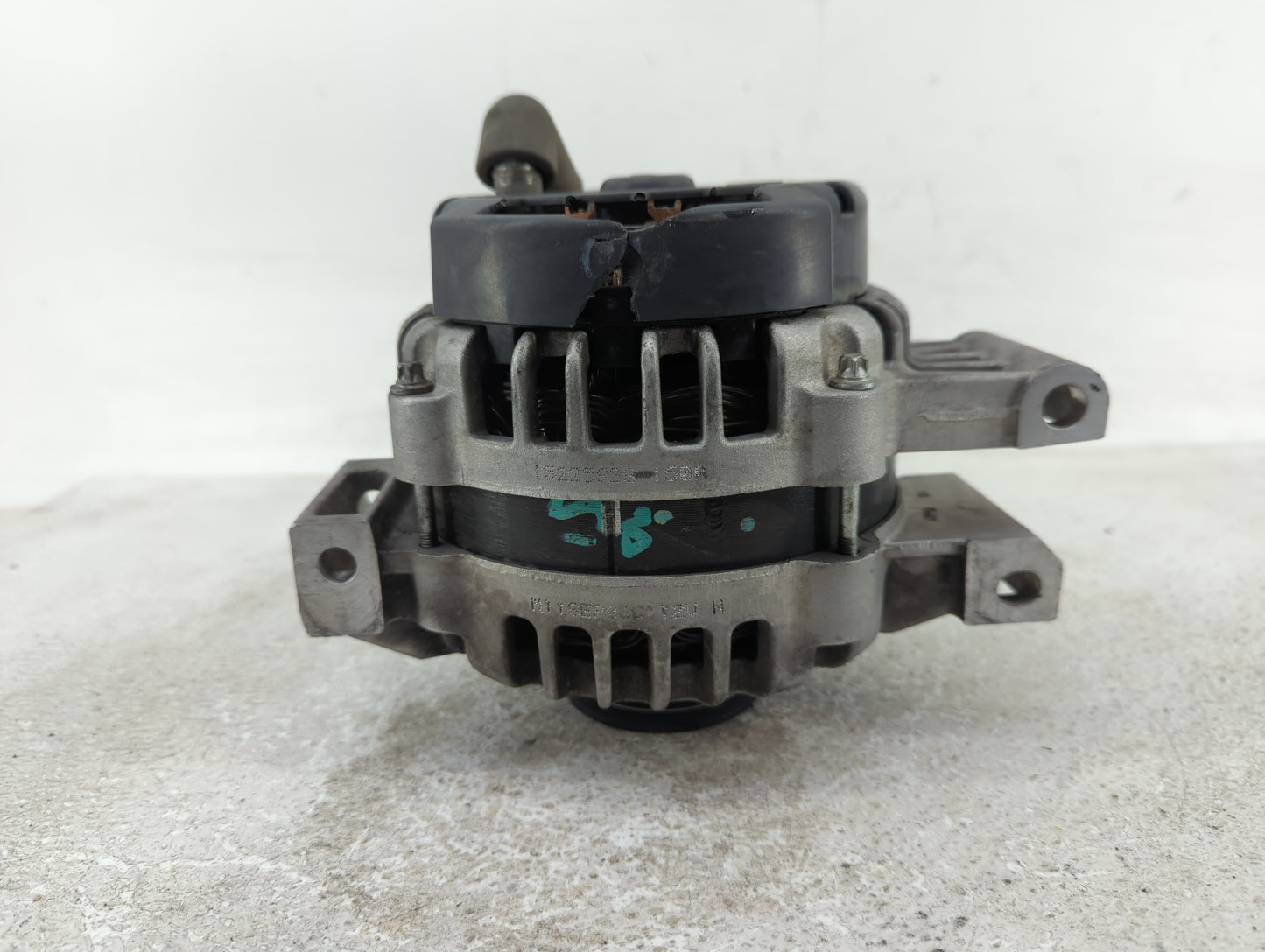 2007 Chevrolet Trail Blazer Alternator Replacement Generator Charging Assembly Engine OEM Fits Fits 2008 2009 OEM Used Auto 