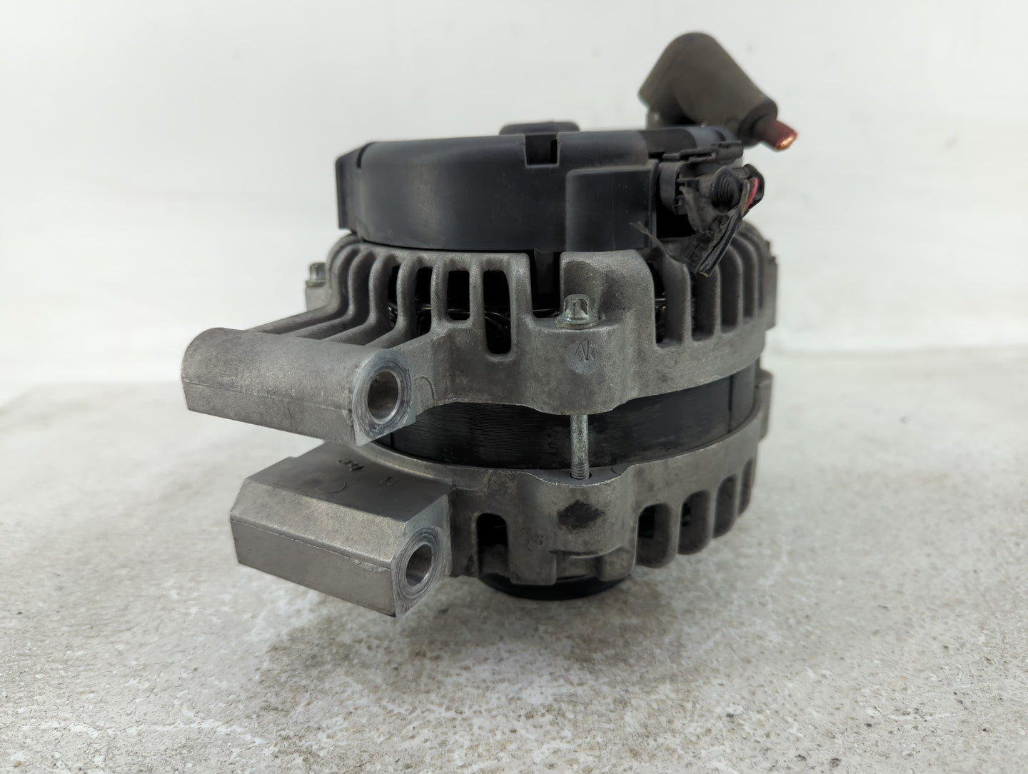 2007 Chevrolet Trail Blazer Alternator Replacement Generator Charging Assembly Engine OEM Fits Fits 2008 2009 OEM Used Auto 
