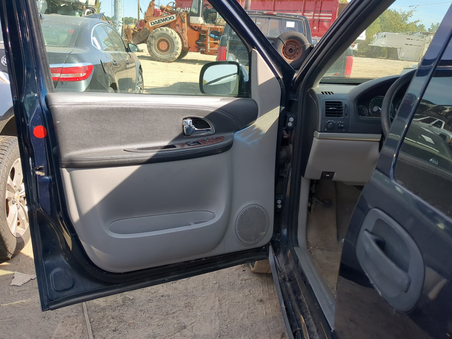 2007 Chevrolet Uplander Front Left Driver Interior Door Panel Trim - Oemusedautoparts1.com