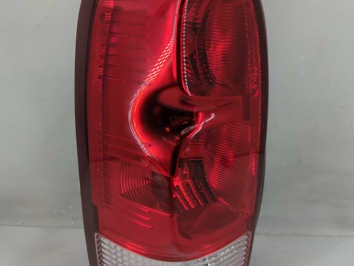 2007 Chevrolet Uplander Tail Light Assembly Driver Left OEM P/N:15787131 Fits OEM Used Auto Parts - Oemusedautoparts1.com