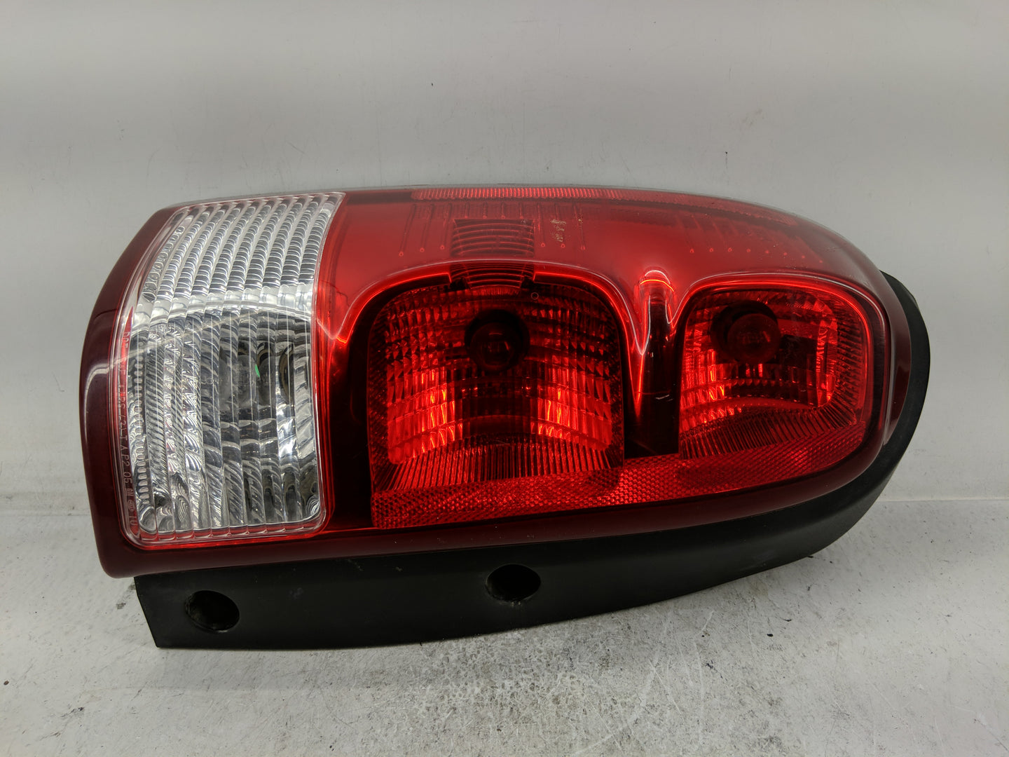 2007 Chevrolet Uplander Tail Light Assembly Driver Left OEM P/N:15787131 Fits OEM Used Auto Parts - Oemusedautoparts1.com