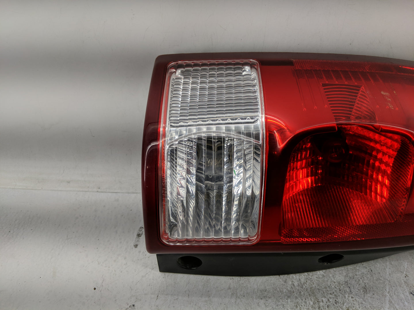 2007 Chevrolet Uplander Tail Light Assembly Driver Left OEM P/N:15787131 Fits OEM Used Auto Parts - Oemusedautoparts1.com