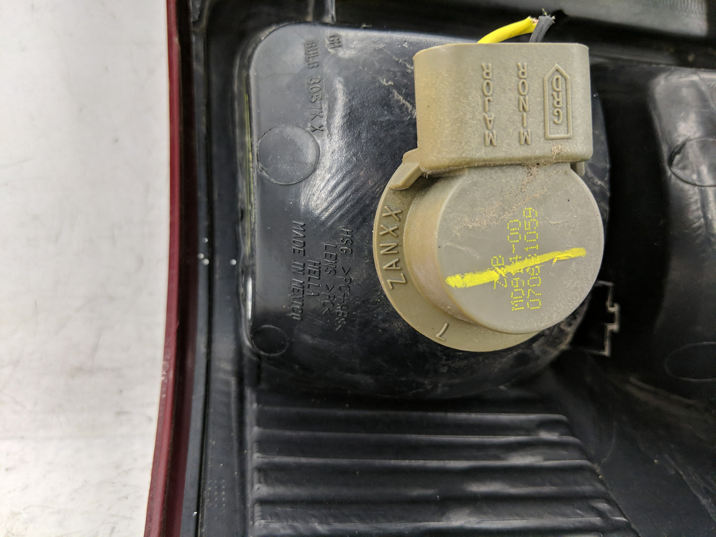 2007 Chevrolet Uplander Tail Light Assembly Driver Left OEM P/N:15787131 Fits OEM Used Auto Parts - Oemusedautoparts1.com