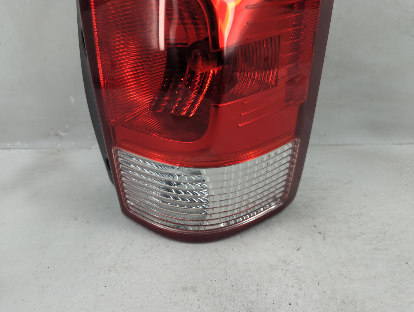 2007 Chevrolet Uplander Tail Light Assembly Passenger Right OEM P/N:3057KX Fits OEM Used Auto Parts - Oemusedautoparts1.com