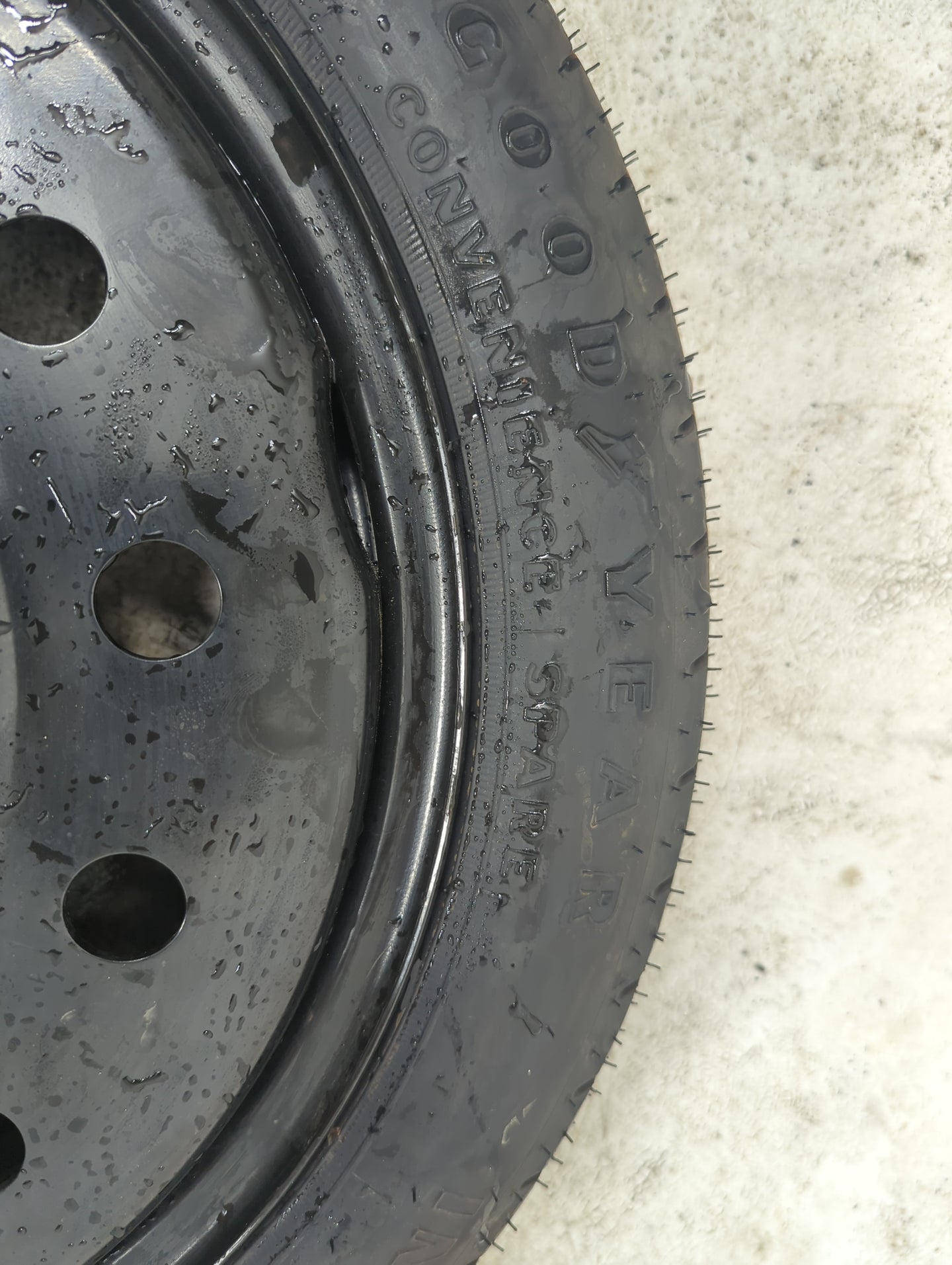 2007 Chevrolet Impala (80 & Up) Impala Spare Donut Tire Wheel Rim Oem - Oemusedautoparts1.com