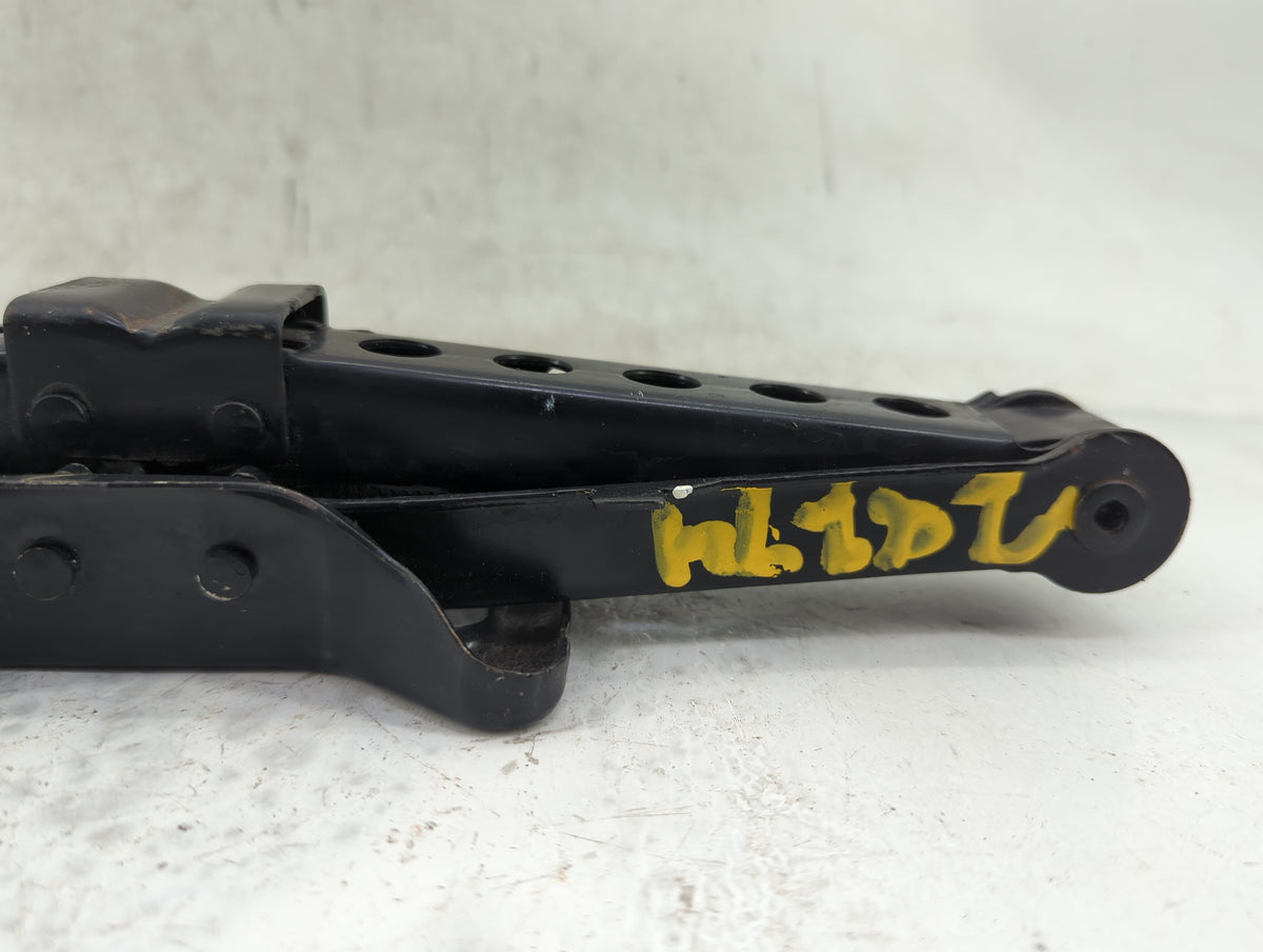 2007 Chrysler 200 Spare Scissor Car Jack - Oemusedautoparts1.com