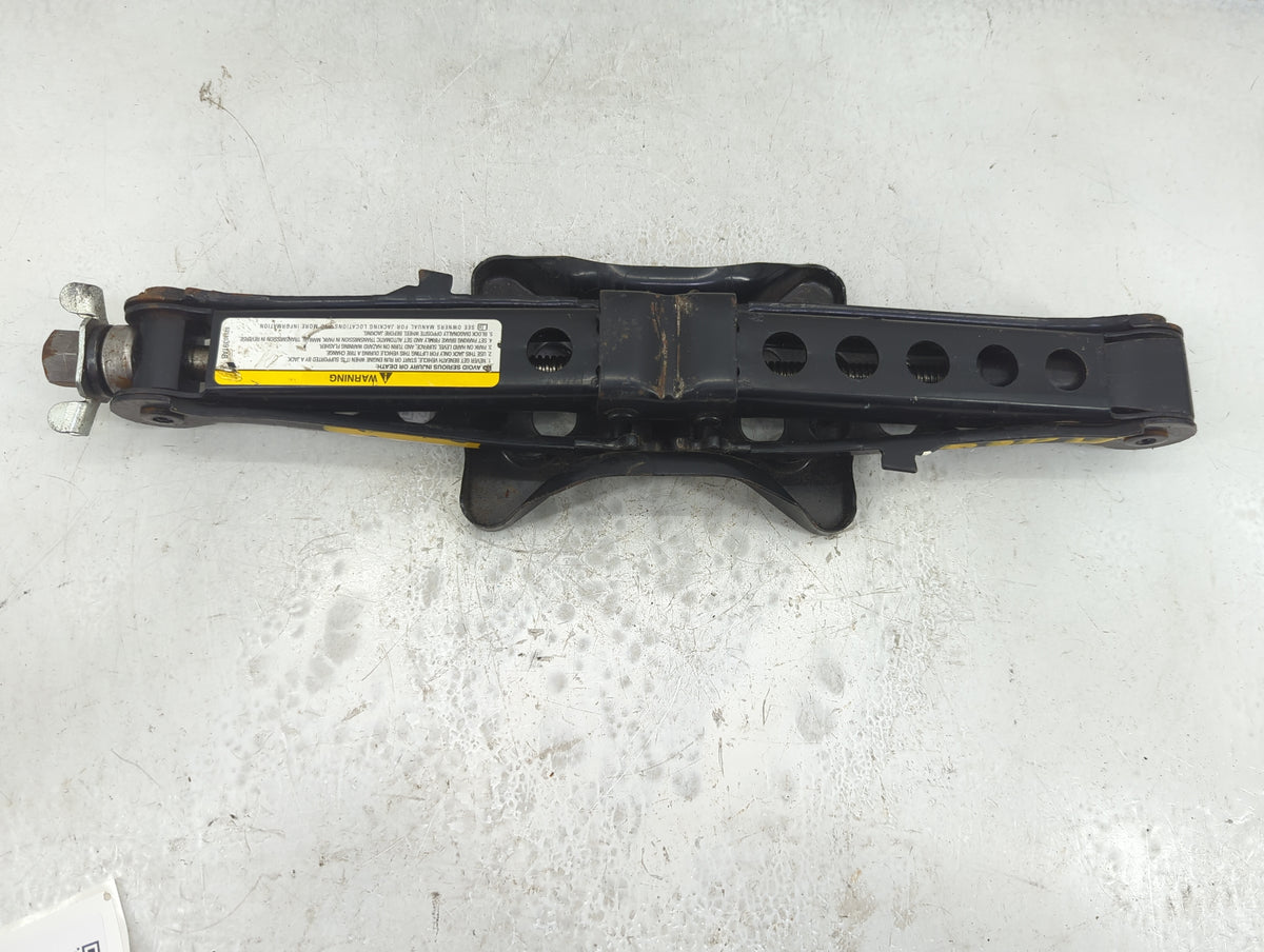 2007 Chrysler 200 Spare Scissor Car Jack - Oemusedautoparts1.com