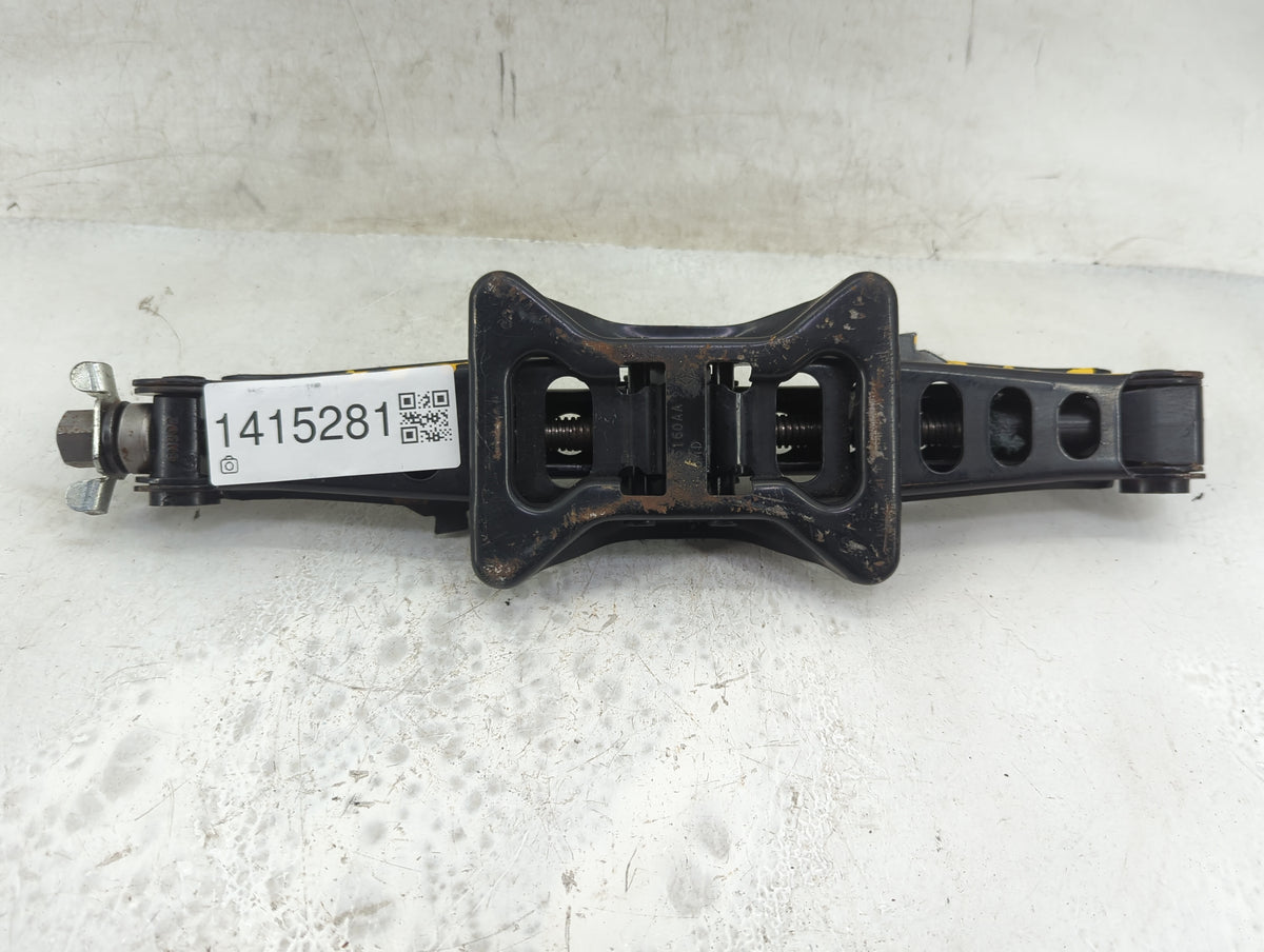 2007 Chrysler 200 Spare Scissor Car Jack - Oemusedautoparts1.com