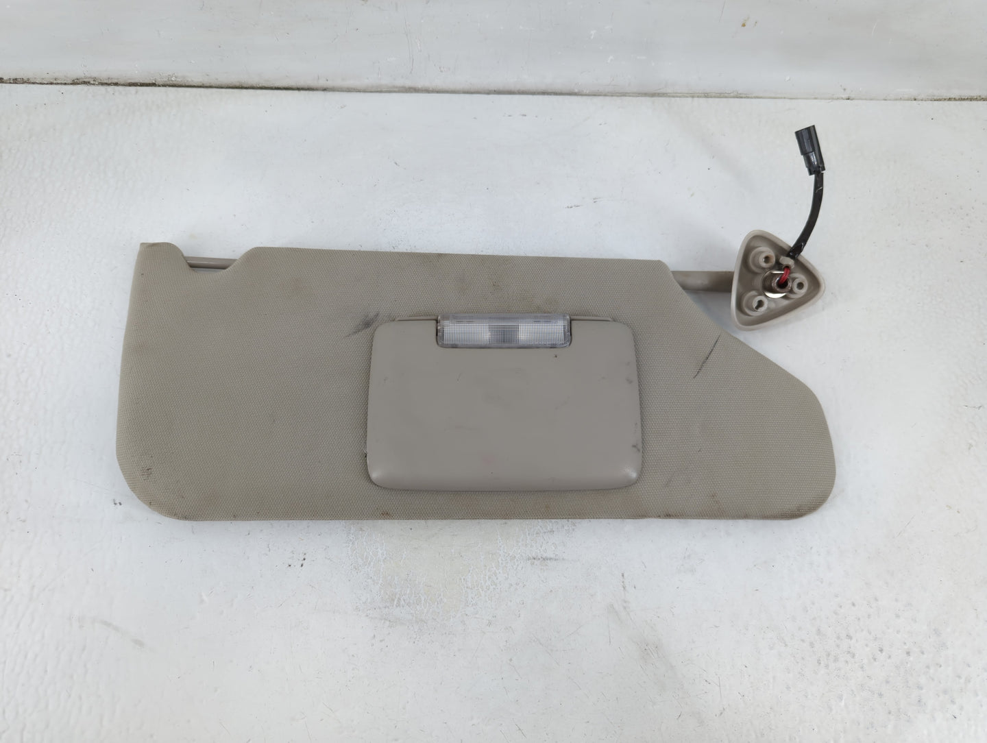 2005-2007 Chrysler 300 Sun Visor Shade Replacement Passenger Right Mirror Fits Fits 2005 2006 2007 OEM Used Auto Parts - Oem