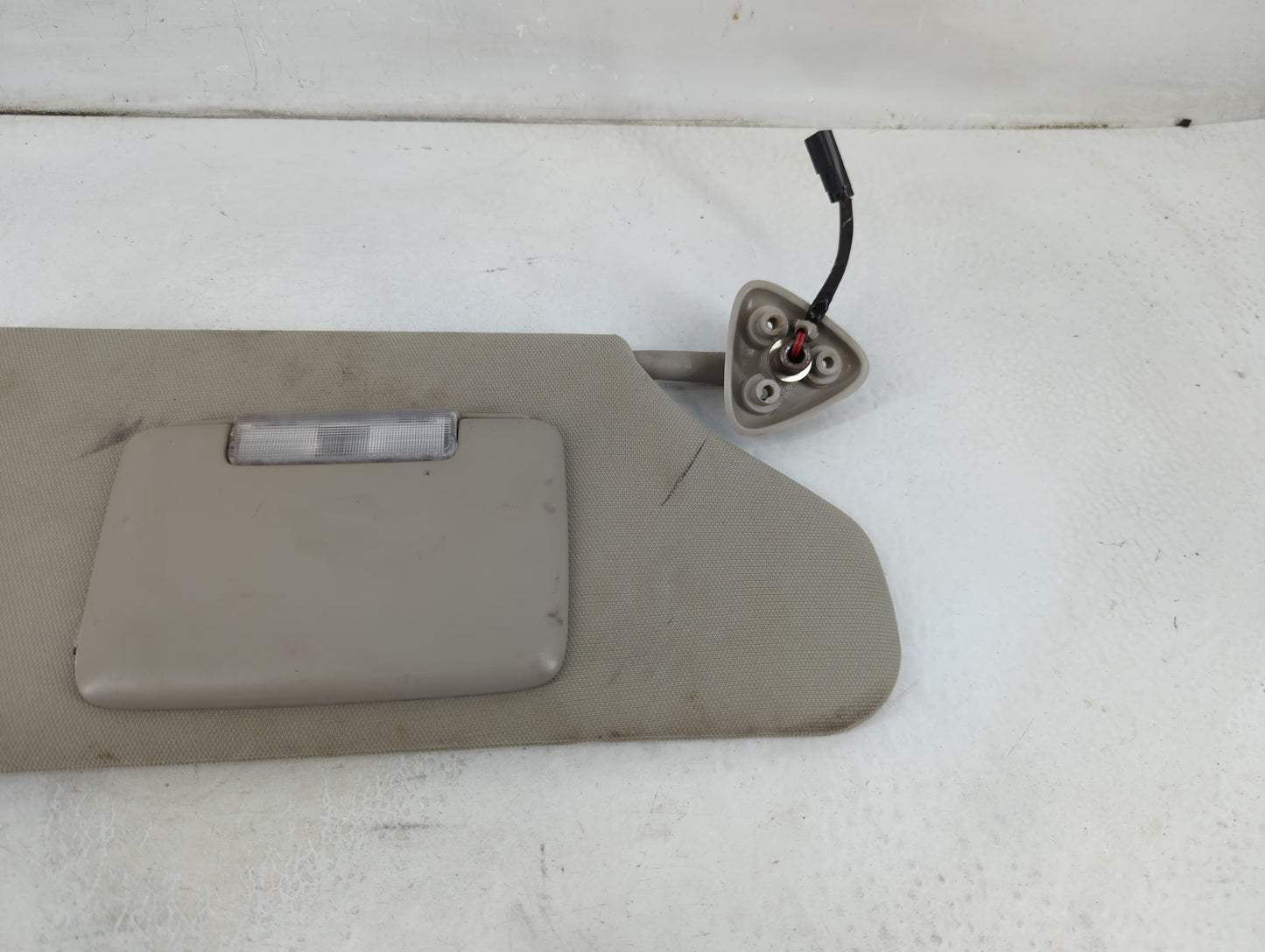 2005-2007 Chrysler 300 Sun Visor Shade Replacement Passenger Right Mirror Fits Fits 2005 2006 2007 OEM Used Auto Parts - Oem