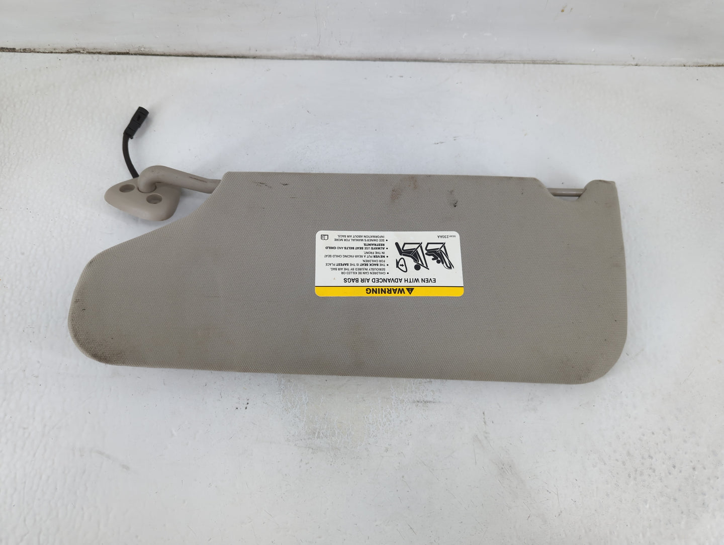 2005-2007 Chrysler 300 Sun Visor Shade Replacement Passenger Right Mirror Fits Fits 2005 2006 2007 OEM Used Auto Parts - Oem