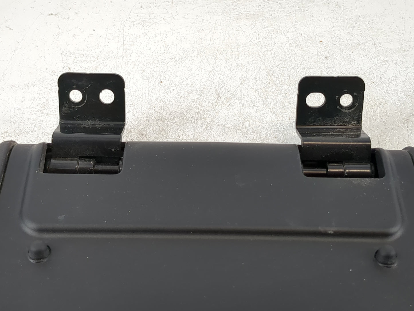 2006-2007 Chrysler 300 Center Console Armrest Cover Lid Fits Fits 2006 2007 OEM Used Auto Parts - Oemusedautoparts1.com