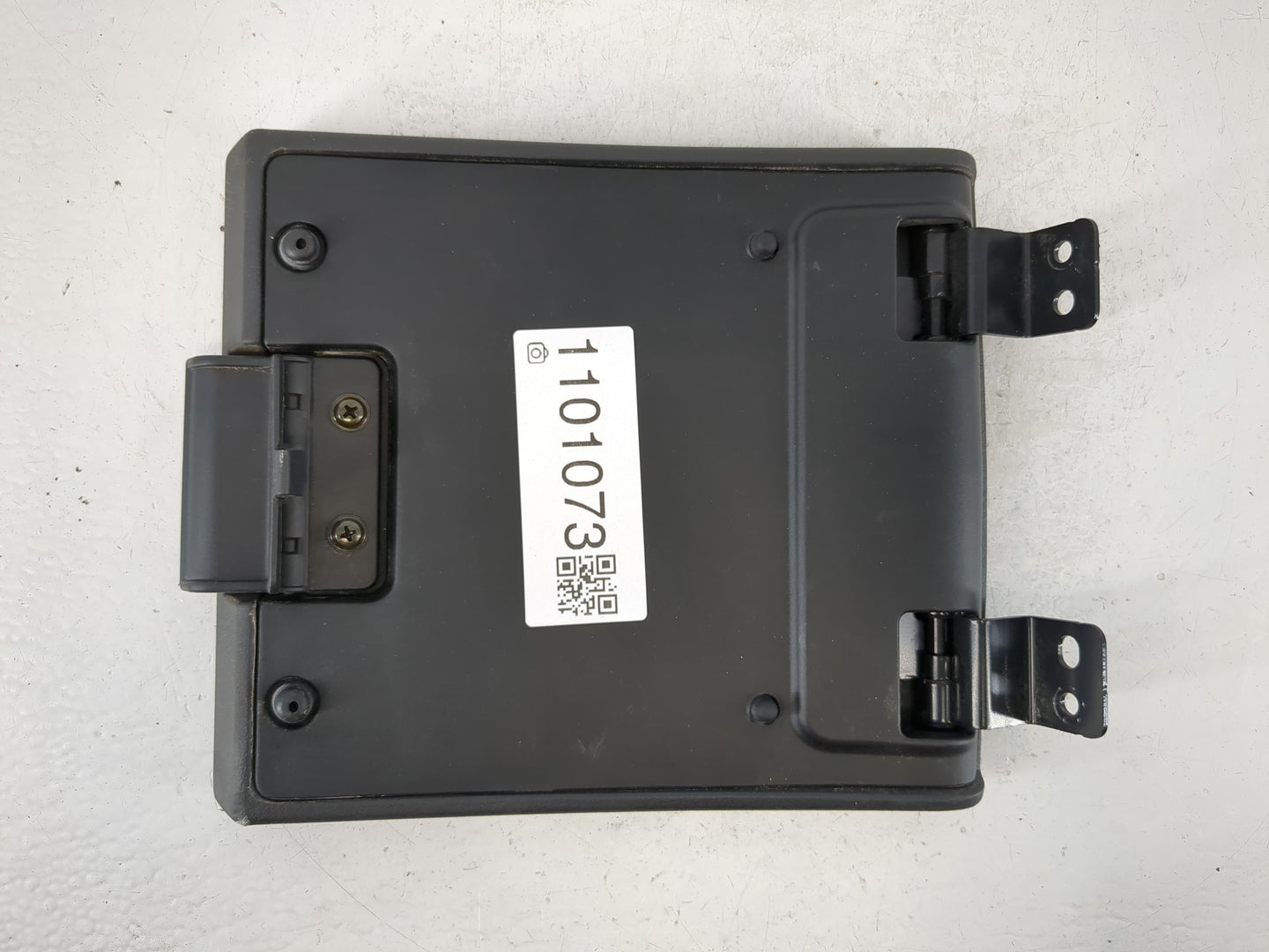 2006-2007 Chrysler 300 Center Console Armrest Cover Lid Fits Fits 2006 2007 OEM Used Auto Parts - Oemusedautoparts1.com