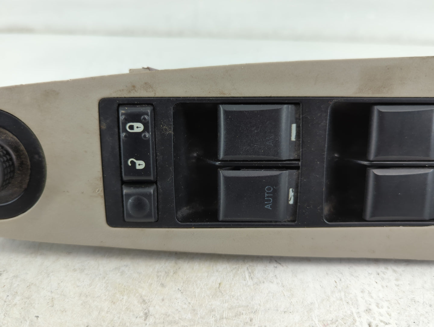 2006-2010 Chrysler 300 Master Power Window Switch Replacement Driver Side Left P/N:04602781AA Fits OEM Used Auto Parts - Oem