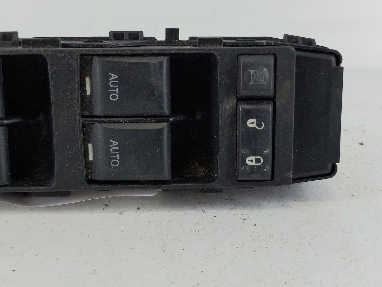 2007 Chrysler 300 Master Power Window Switch Replacement Driver Side Left P/N:04602781AA Fits OEM Used Auto Parts - Oemuseda