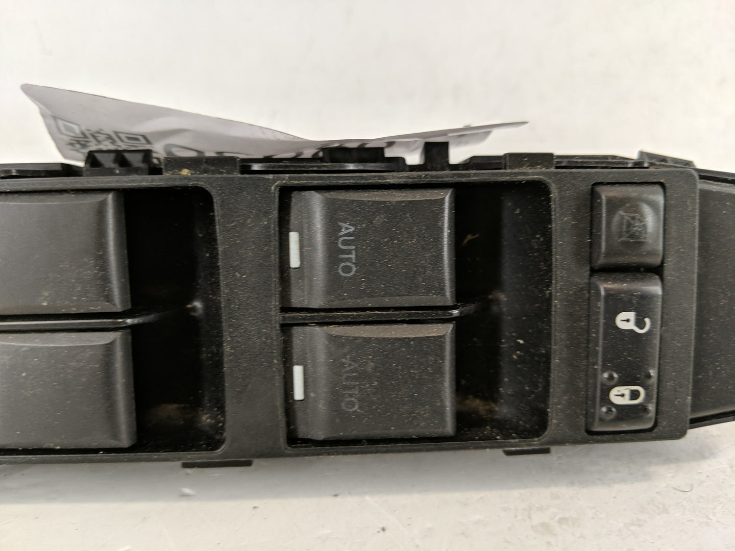 2006-2010 Chrysler 300 Master Power Window Switch Replacement Driver Side Left P/N:04602781AA Fits OEM Used Auto Parts - Oem