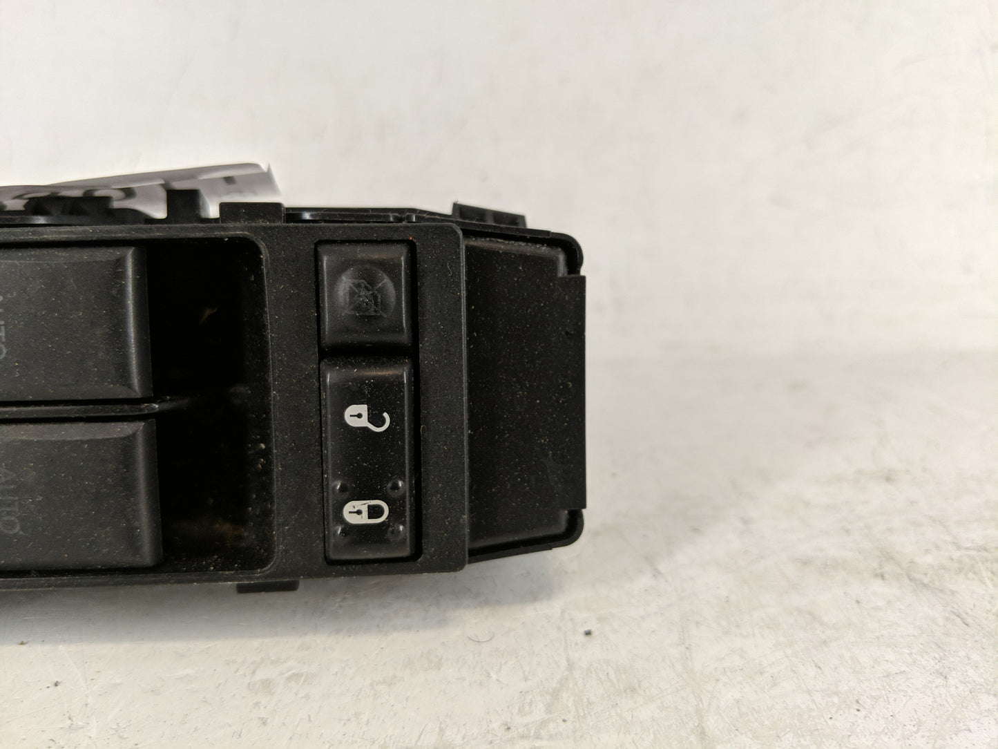 2006-2010 Chrysler 300 Master Power Window Switch Replacement Driver Side Left P/N:04602781AA Fits OEM Used Auto Parts - Oem