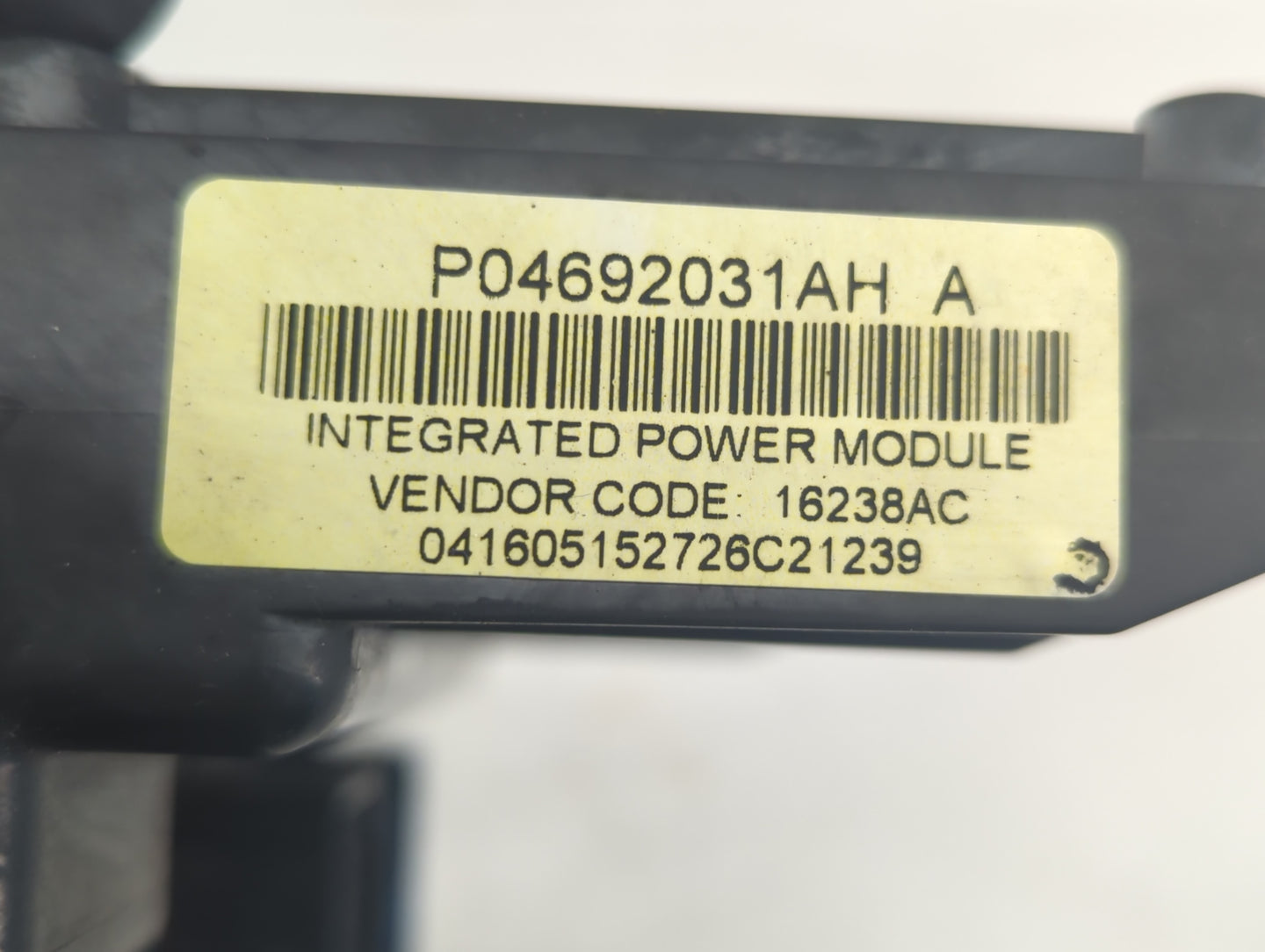 2006-2007 Chrysler 300 Fusebox Fuse Box Panel Relay Module P/N:P04692031AH Fits Fits 2006 2007 OEM Used Auto Parts - Oemused