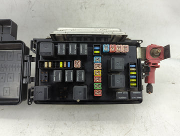 2006-2007 Chrysler 300 Fusebox Fuse Box Panel Relay Module P/N:7140-1914-30 Fits Fits 2006 2007 OEM Used Auto Parts